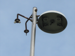 Passivsammler auf einer Stange mit Regenschutz Passivsammler auf einer Stange mit Regenschutz
