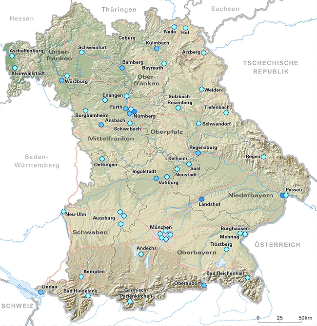 Bayernkarte mit Luftmessstationen. Stationsliste kann unterhalb der Karte eingeblendet werden.