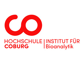 Schriftzug Hochschule Coburg – Institut für Bioanalytik mit einem ineinander verschlungenen CO
