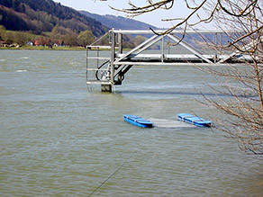 Schwimmkäfig zur Exposition von Fischen in den Gewässern