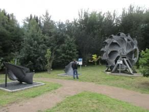 Ausstellungsfläche mit großes Schaufelrad