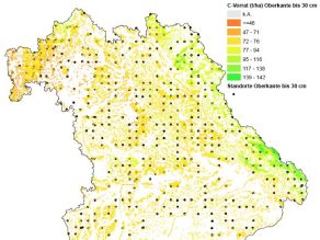Bayernkarte mit Verteilung des Kohlenstoffvorrats. Die größten Vorräte finden sich im Bereich des Bayerischen Waldes und der Alpen.