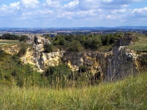 Blick zu den Ofnethöhlen