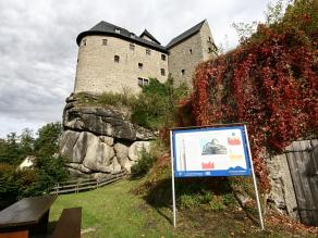 Burg und Schautafel