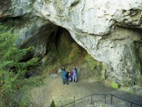 In der Höhlenruine Riesenburg