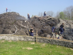 Die Jugendfeuerwehr Flintsbach mit Schläuchen im Einsatz Die Jugendfeuerwehr Flintsbach mit Schläuchen im Einsatz