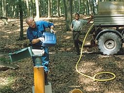 Markierungsversuch an einer Grundwassermessstelle