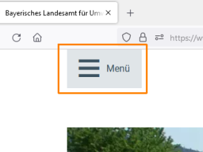 Das Menü ist an 3 Strichen übereinander erkennbar. Rechts daneben steht das Wort 'Menü'.