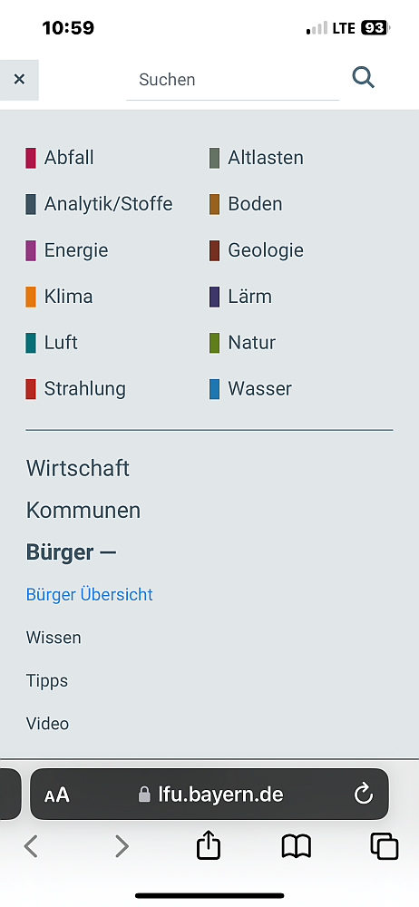 Das Menü und die Suche werden an einem Telefon angezeigt.