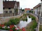 In Zeil am Main wurden beim Ausbau des örtlichen Bachlaufs Hochwasserschutz, Städtebau und Ökologie kombiniert