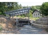PM 35/2018:  Das Steinkohle-Geotop in Stockheim mit Sitzstufen und Überdachung in der ehemaligen Katharinenzeche. 