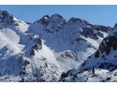 Foto des Anrisses einer sehr großen Schneebrettlawine, die sich am 24.02. am Roßgundkopf in den Allgäuer Alpen von selbst löste.