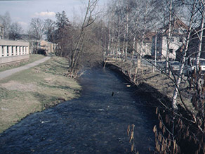 Blick von der Hohen Brücke flussabwärts. Blick von der Hohen Brücke flussabwärts.