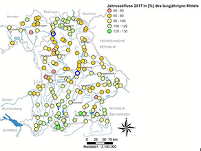 Bayernkarte mit Messpunkten zum Jahresabfluss. Erläuterung im nachflogenden Text.