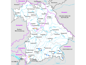 Bayernkarte mit Seen und Temperaturangaben in blau für keine neuen Höchstwerte und in rot für einen neuen Höchstwert.