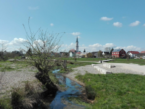 Retzgraben mit Sitzmöglichkeiten