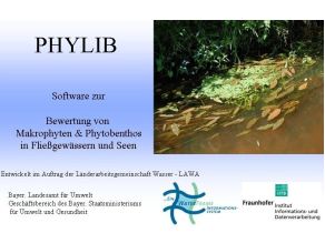 Coverbild mit Beschriftung PHYLIB Software zur Bewertung von Makrophyten und Phytobenthos in Fließgewässern und Seen mit Bild vom Ufer eines Gewässers mit Laub.