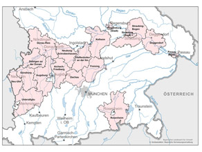 Das Bild zeigt eine Karte Südbayerns, in der die Landkreise und kreisfreien Städte farblich markiert sind, für die beim Hochwasser Juni 2024 der Katastrophenfall ausgelöst wurde. Das Bild zeigt eine Karte Südbayerns, in der die Landkreise und kreisfreien Städte farblich markiert sind, für die beim Hochwasser Juni 2024 der Katastrophenfall ausgelöst wurde.
