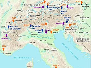 Kartenausschnitt Europa mit dem Alpenraum der Anrainerstaaten und Markierung von Untersuchungsgewässern