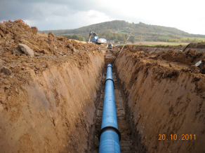 Eine verlegte Trinkwasserleitung in Ihrem Rohrgraben. Eine verlegte Trinkwasserleitung in Ihrem Rohrgraben.