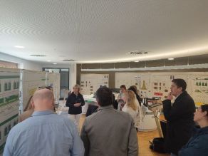 Delegationsteilnehmer in der Schaltwarte der Trinkwasseraufbereitung Flanitz des Verband Waldwasser, Wasserversorgung Bayerischer Wald, der im Rahmen des Exkursionsprogramms besucht wurde.